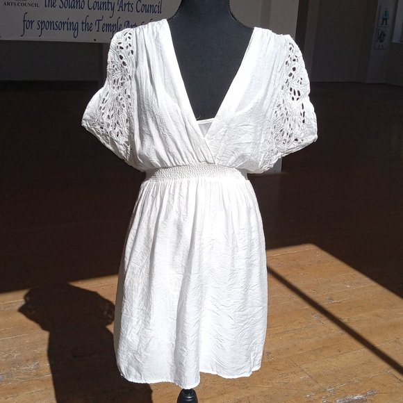 Oxford Circus Dresses & Skirts - White laser etched lace mini dress